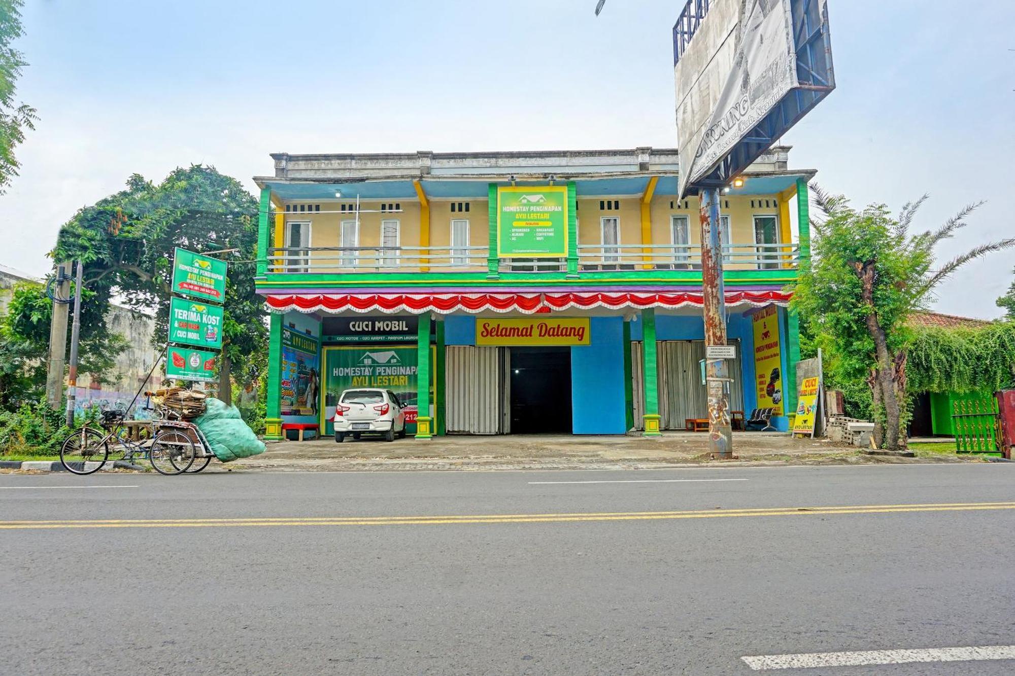 Oyo 91825 Ayu Lestari Homestay Nganjuk Eksteriør bilde